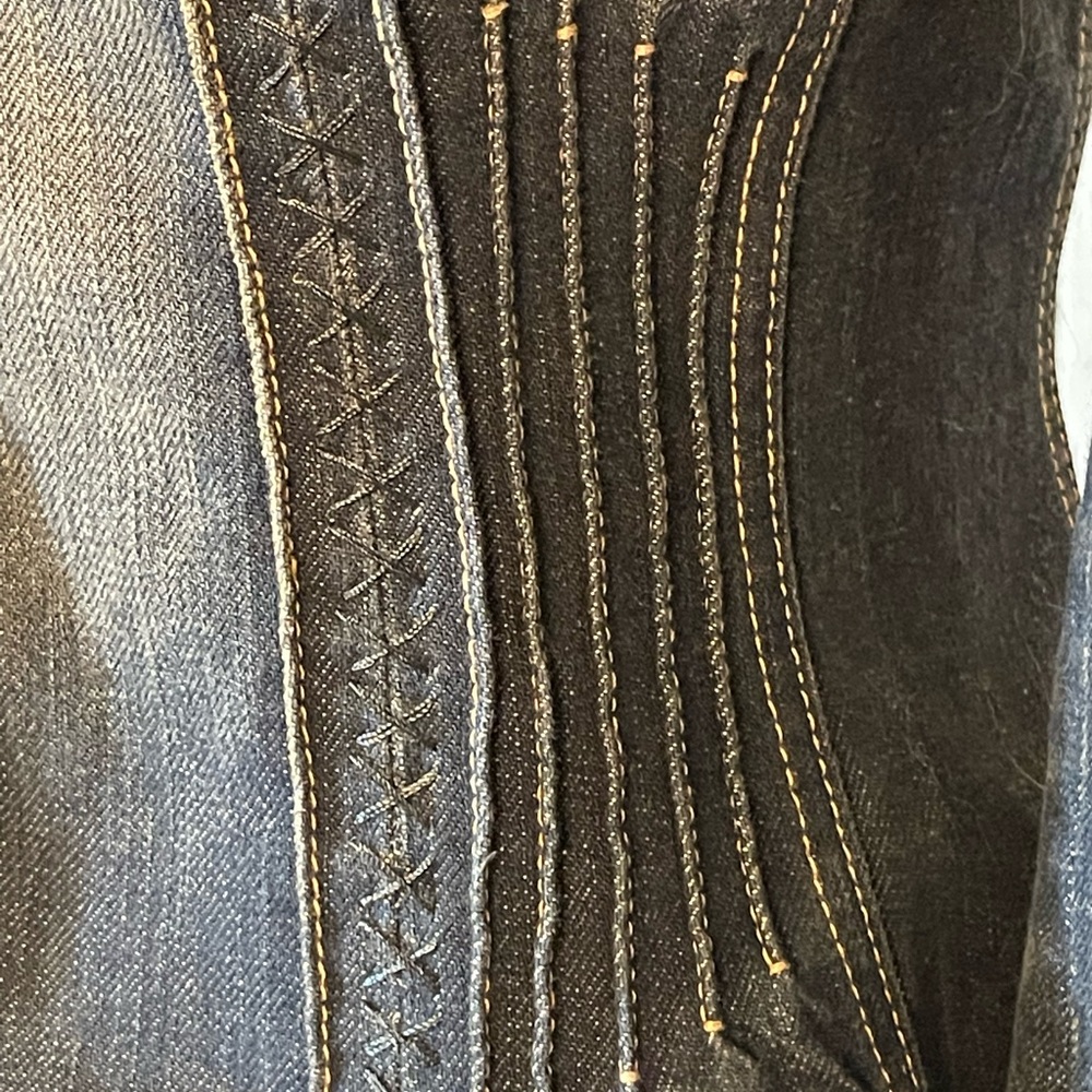 🌺 Ellie Tahari Distressed Vanessa Ruffle Jean Jacket - Picture 5 of 12